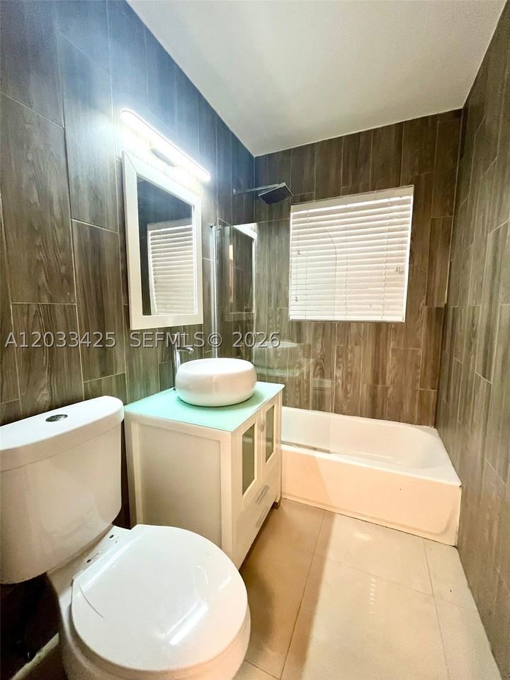 2031 Jackson St #3 - Photo 7 of 9