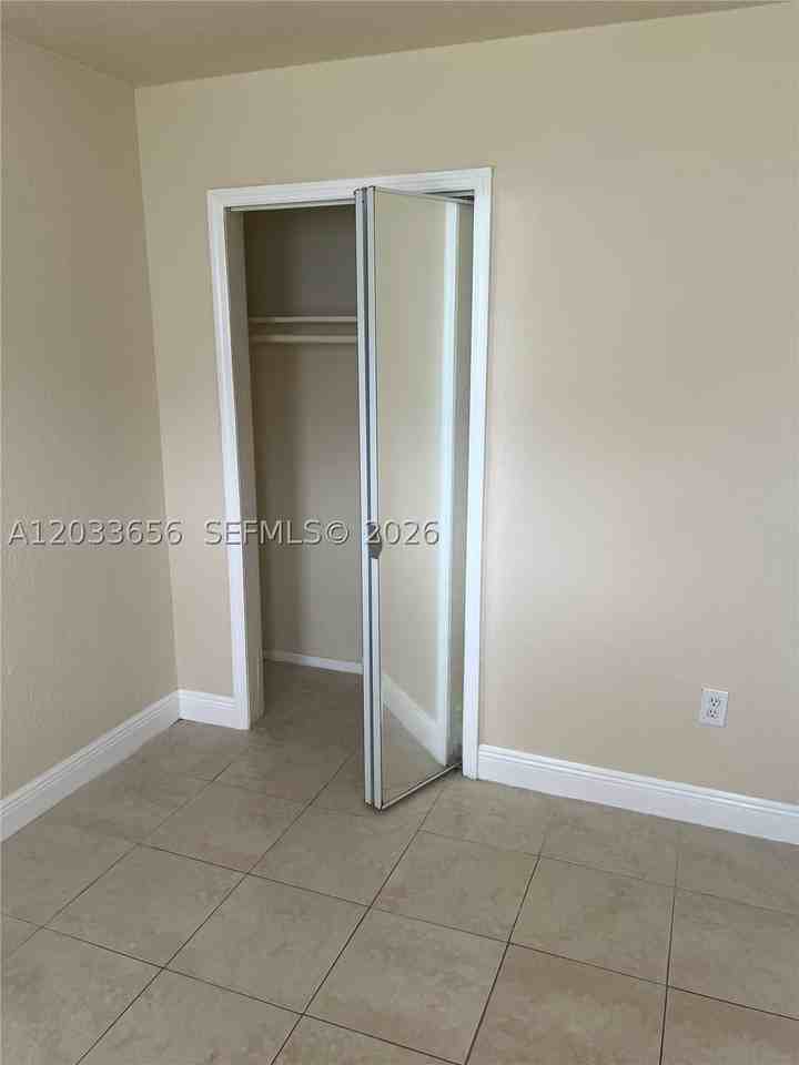 5900 Nw 1st Ave #2 - Photo 5 of 8