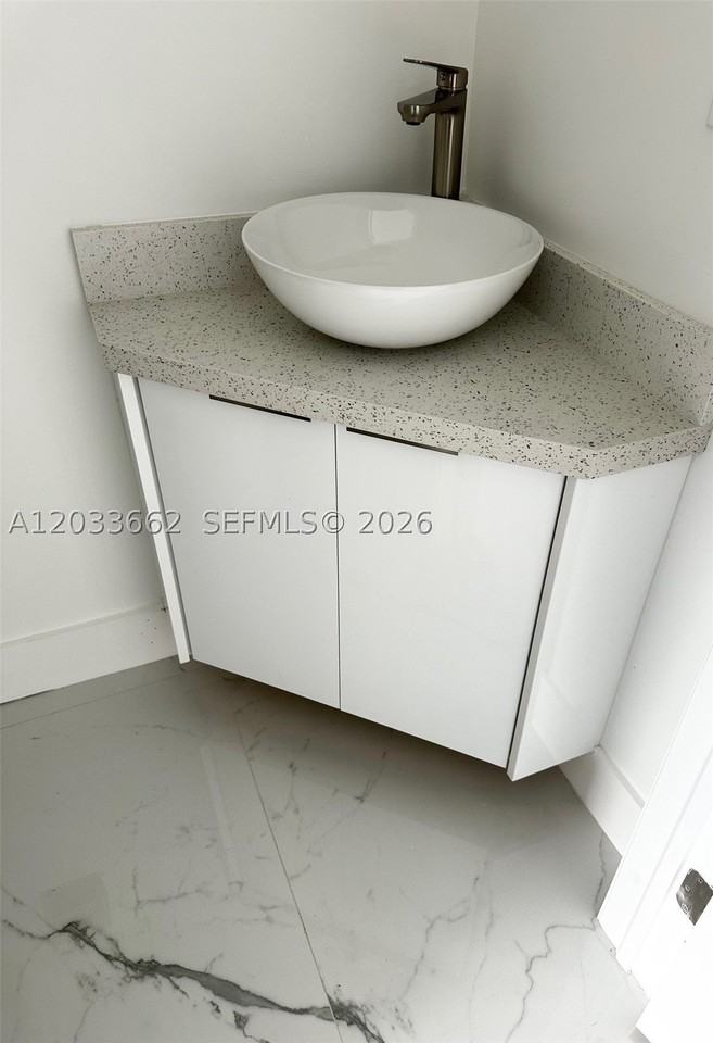 19229 Nw 37th Ave - Photo 6 of 12