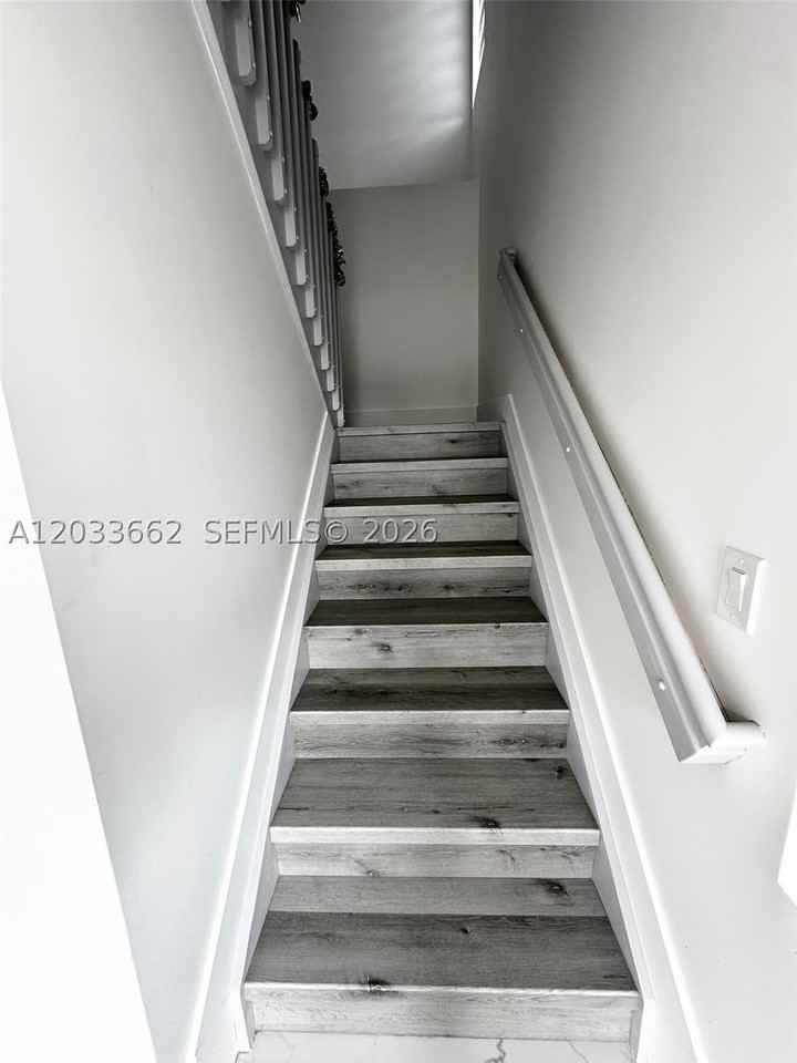 19229 Nw 37th Ave - Photo 7 of 12