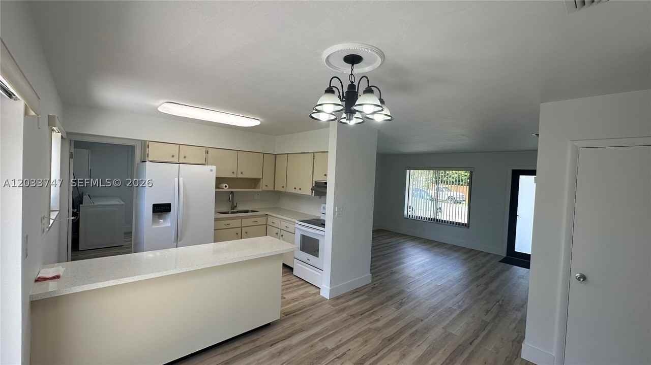 5110 Sw 106th Ave - Photo 6 of 16