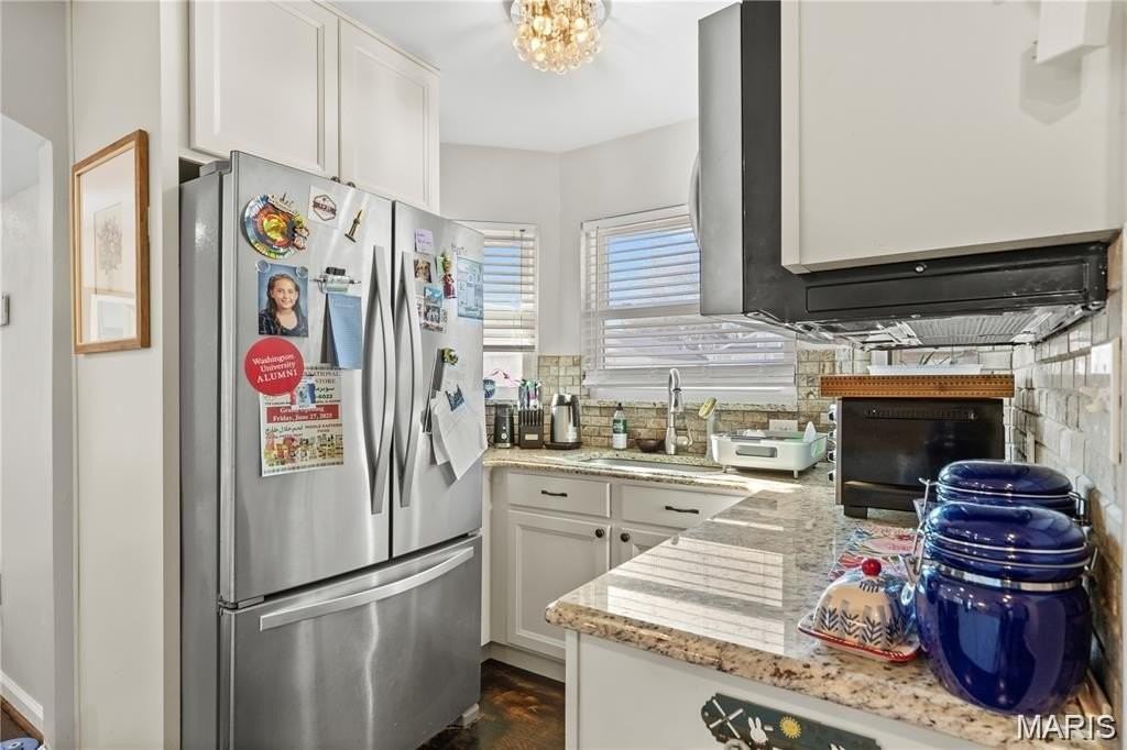 712 Oak Hollow Ct - Photo 4 of 24