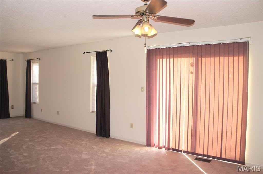 1420 Royal Oak Ct - Photo 4 of 22