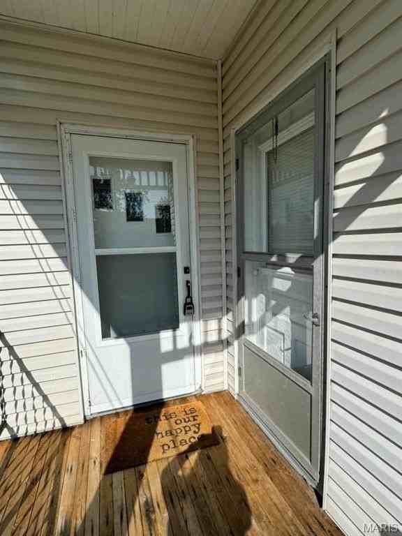 539 N Elm Ave - Photo 2 of 10