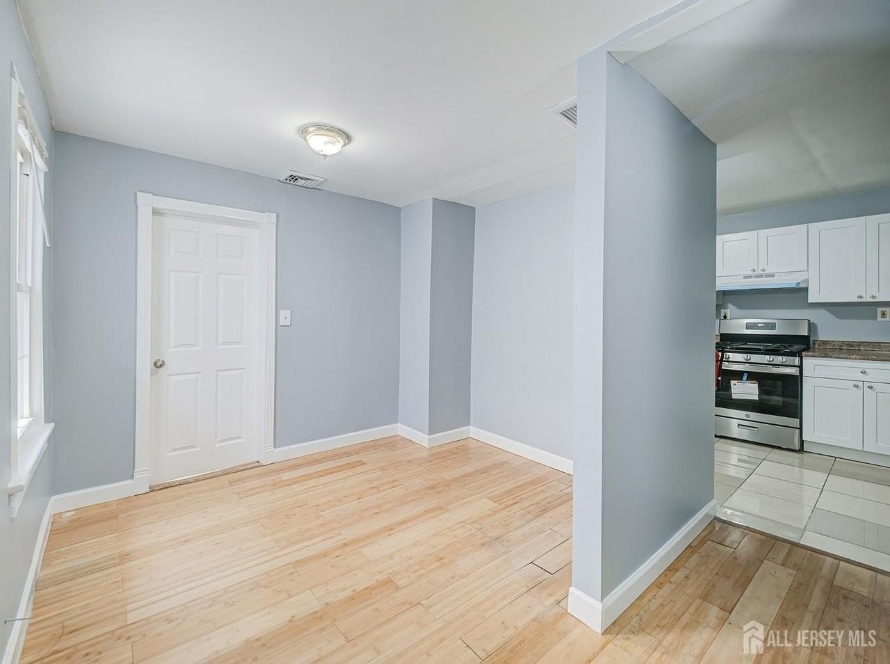 314 Seaman St #2 - Photo 5 of 20
