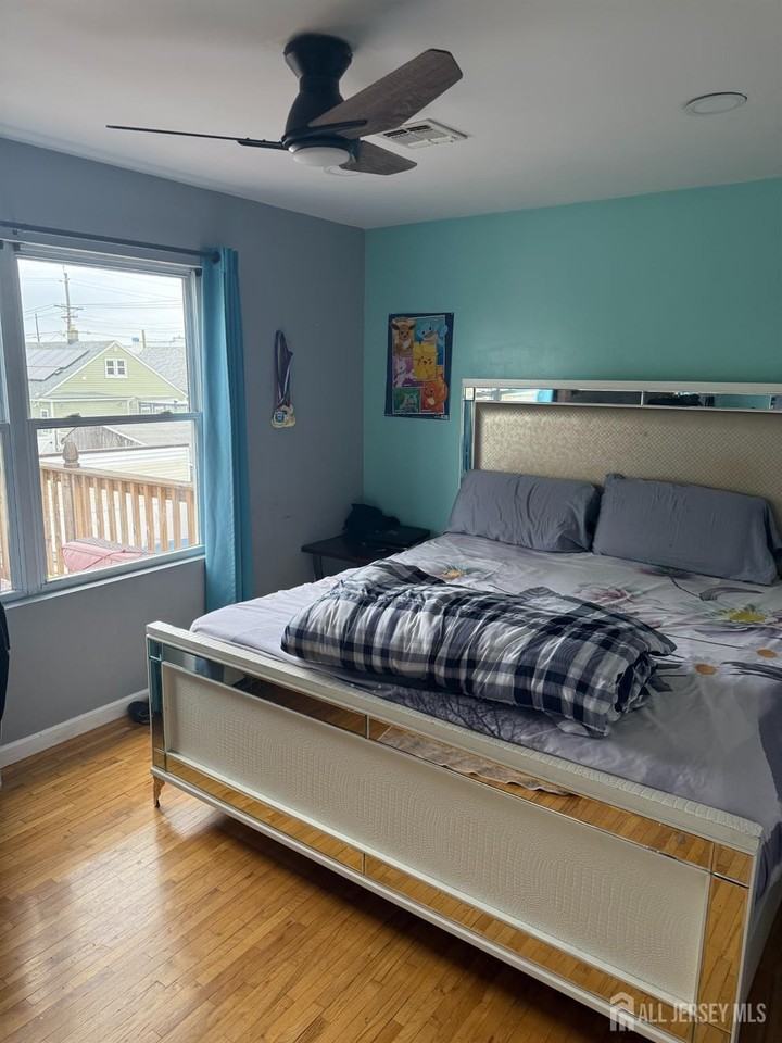 17 Spruce St #2 - Photo 3 of 12