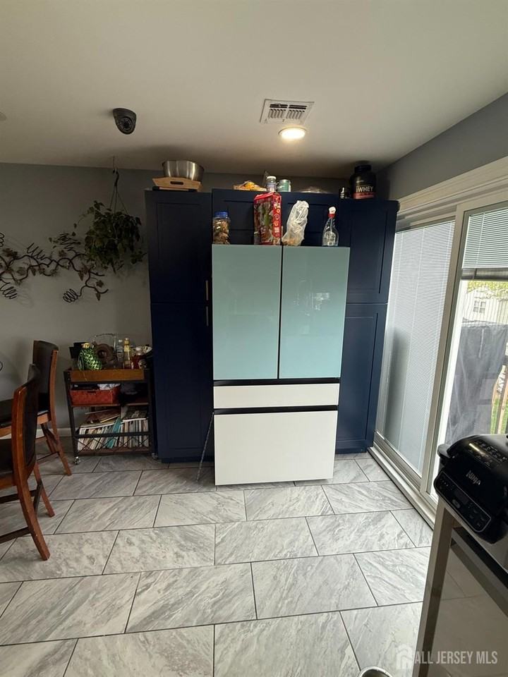 17 Spruce St #2 - Photo 6 of 12