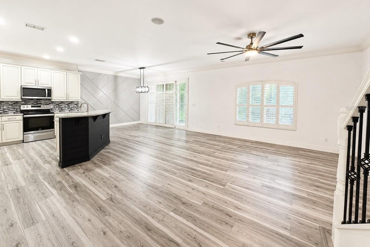 10403 Belfry Cir - Photo 2 of 27