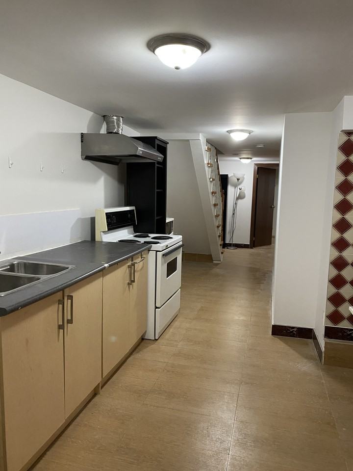 McCaul St & D'Arcy St - Photo 7 of 12