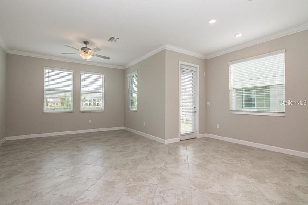 18628 Noble Caspian Dr - Photo 4 of 34