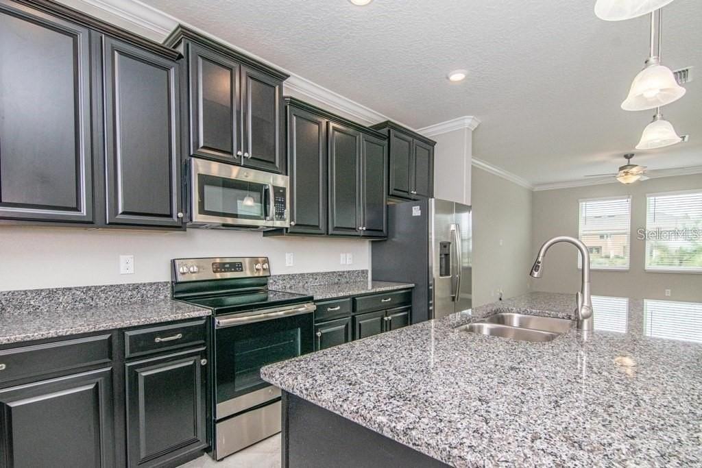 18628 Noble Caspian Dr - Photo 7 of 34