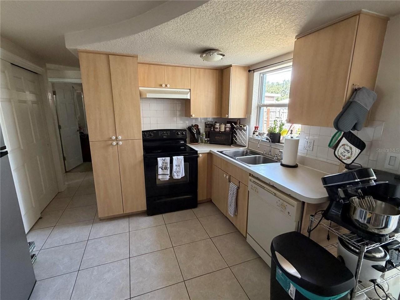 4030 Dalwood Dr - Photo 3 of 20