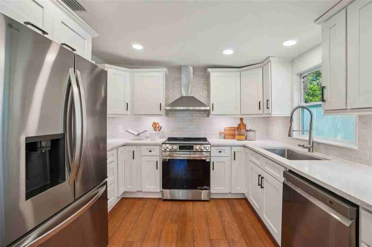 3123 W La Salle St - Photo 4 of 43