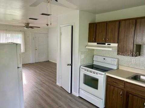 4808 20th St - Photo 4 of 15
