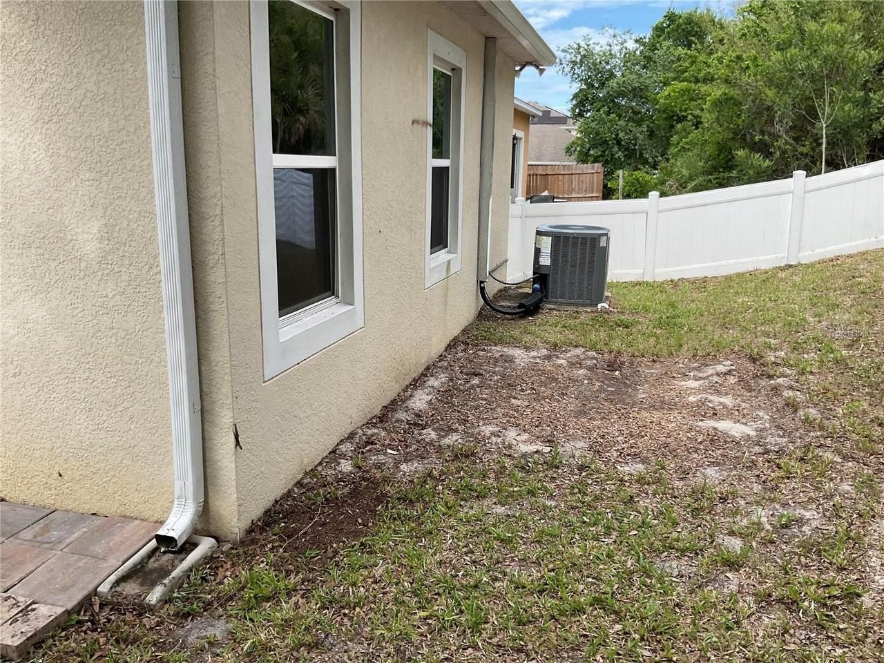101 Hurst Ct - Photo 2 of 18