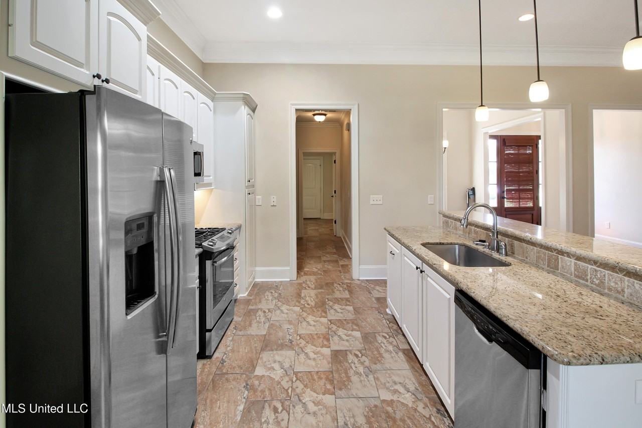 114 Huber St - Photo 7 of 24
