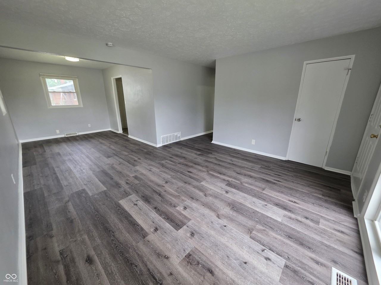5820 E 40th St - Photo 5 of 28