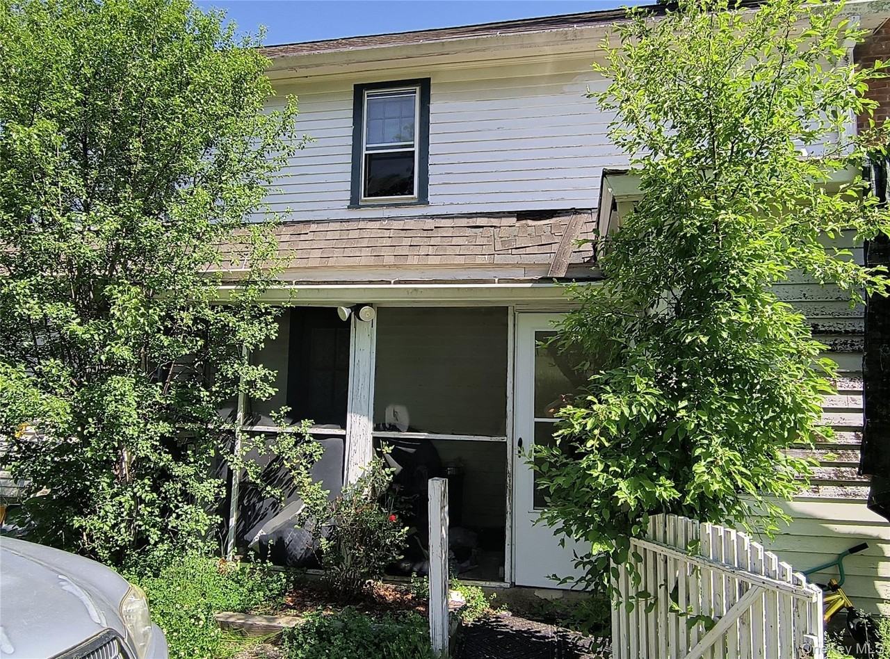 210 Manchester Rd - Photo 2 of 21