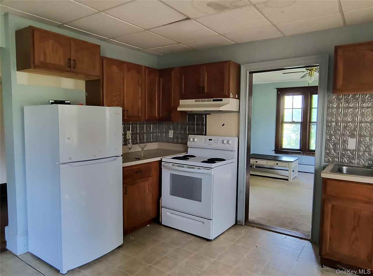 210 Manchester Rd - Photo 4 of 21