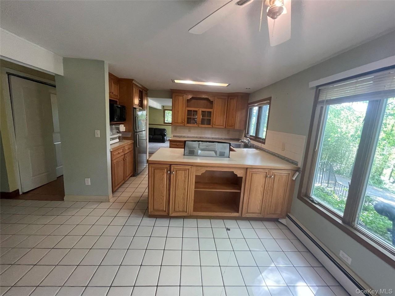 43 Valerie Ct - Photo 5 of 13