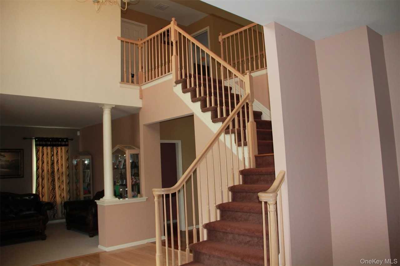 23 Cedar Dr - Photo 3 of 38