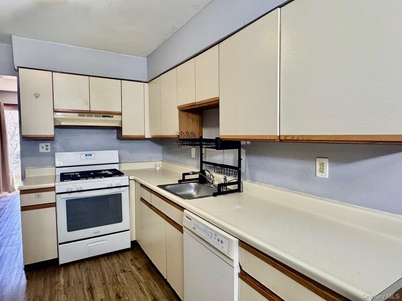 39 Cedar Ct - Photo 7 of 19