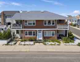 featured image of 725 E Broadway #1