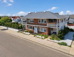 featured image of 725 E Broadway #4