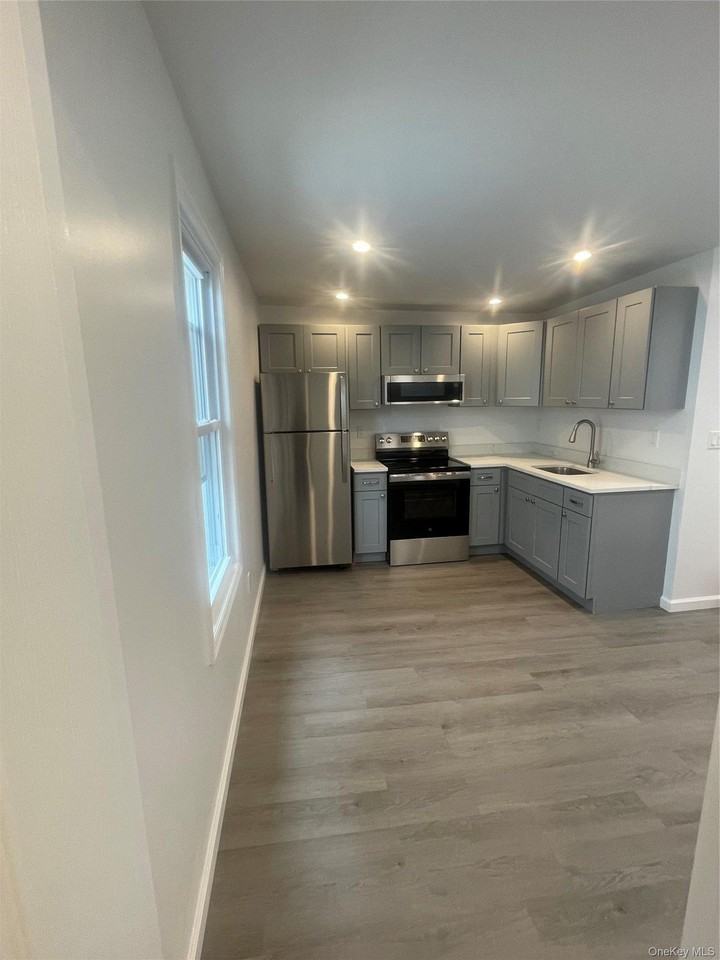 653 Jersey Ave #C - Photo 4 of 13