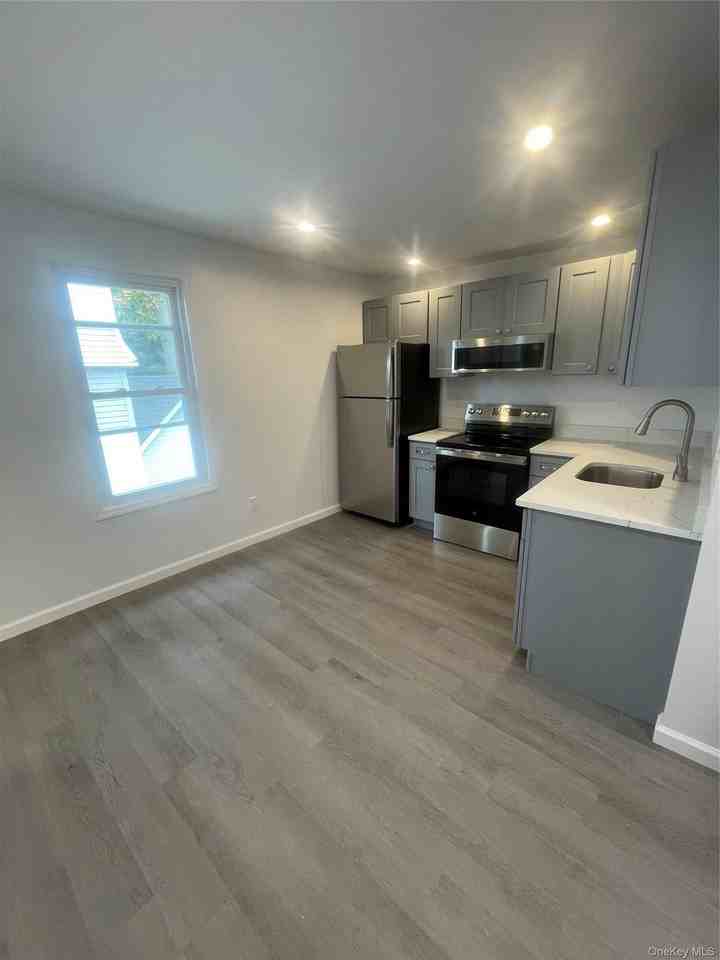 653 Jersey Ave #C - Photo 5 of 13