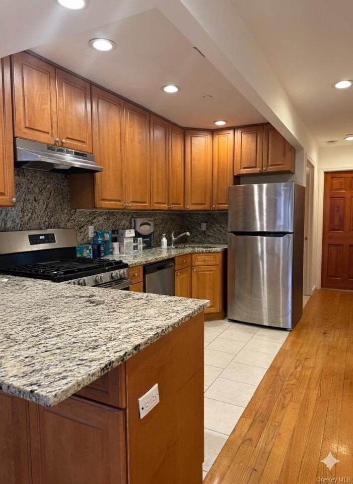 4033 191st St #FL1 - Photo 5 of 17