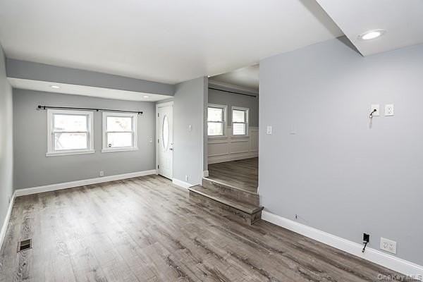 52 Huron St - Photo 3 of 33