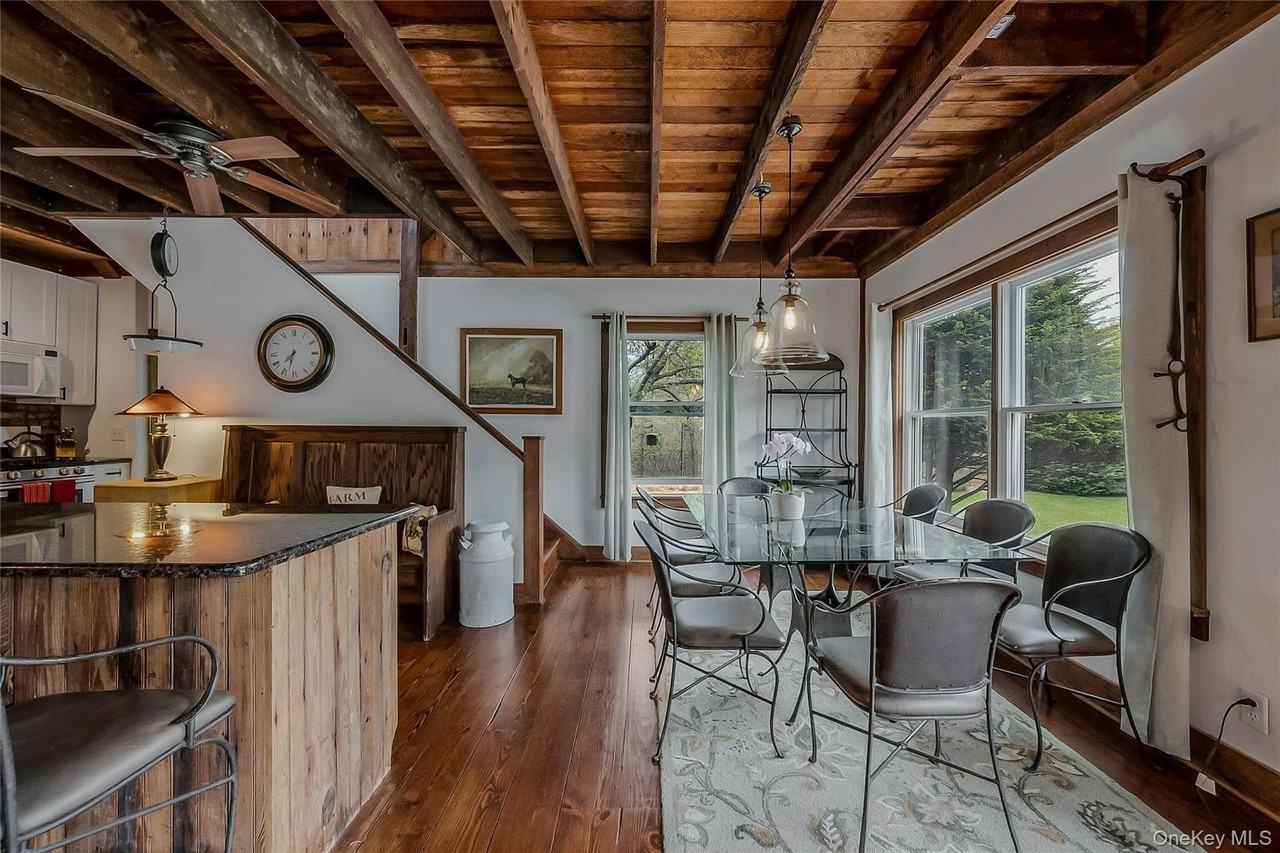 5 Jessup Ln - Photo 3 of 21