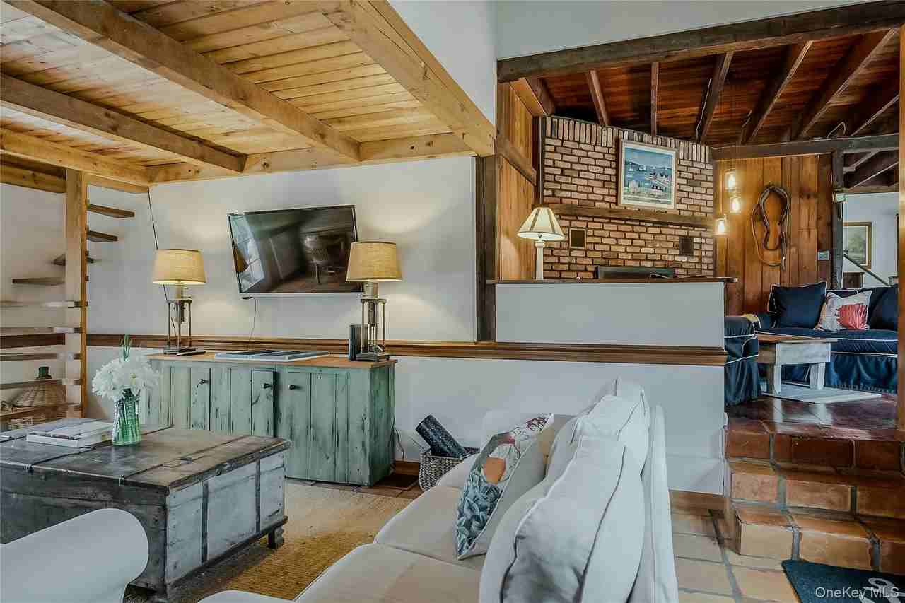 5 Jessup Ln - Photo 7 of 21