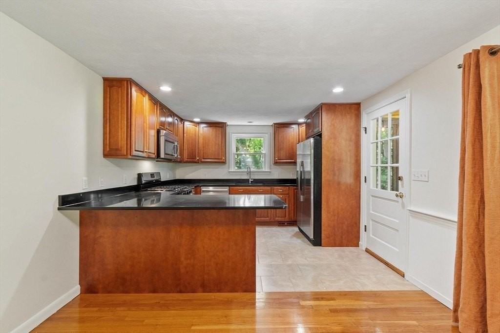 21 Cherokee Rd - Photo 4 of 29