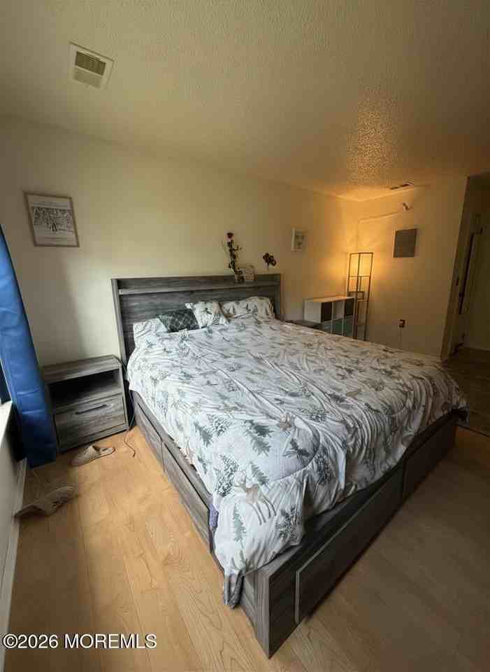305 Wildflower Ct - Photo 7 of 12