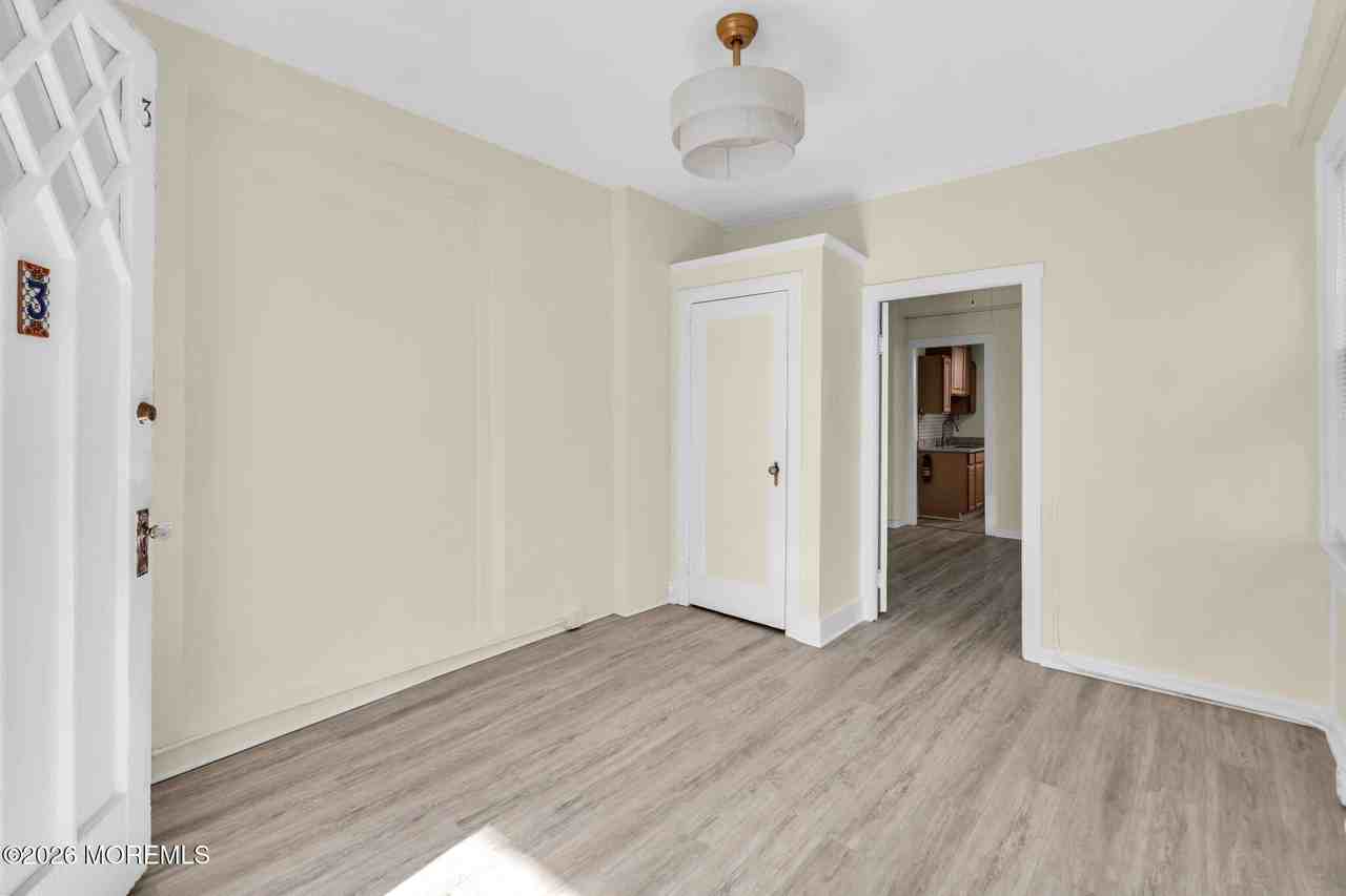 710 Beach Ave #3 - Photo 4 of 13