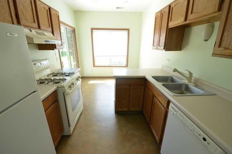 1661 Commodore Ct #3 - Photo 4 of 11