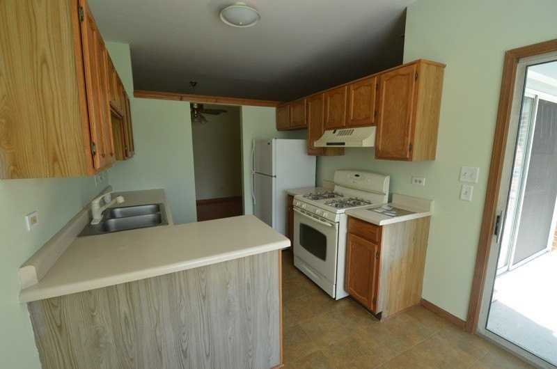 1661 Commodore Ct #3 - Photo 5 of 11
