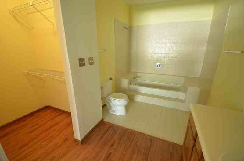 1661 Commodore Ct #3 - Photo 7 of 11
