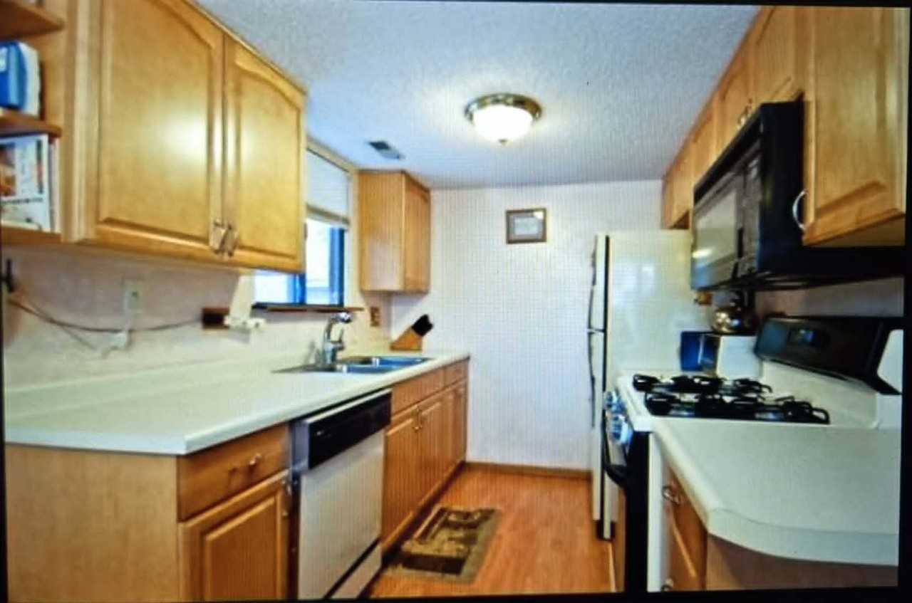 1733 Howe Ln - Photo 4 of 14