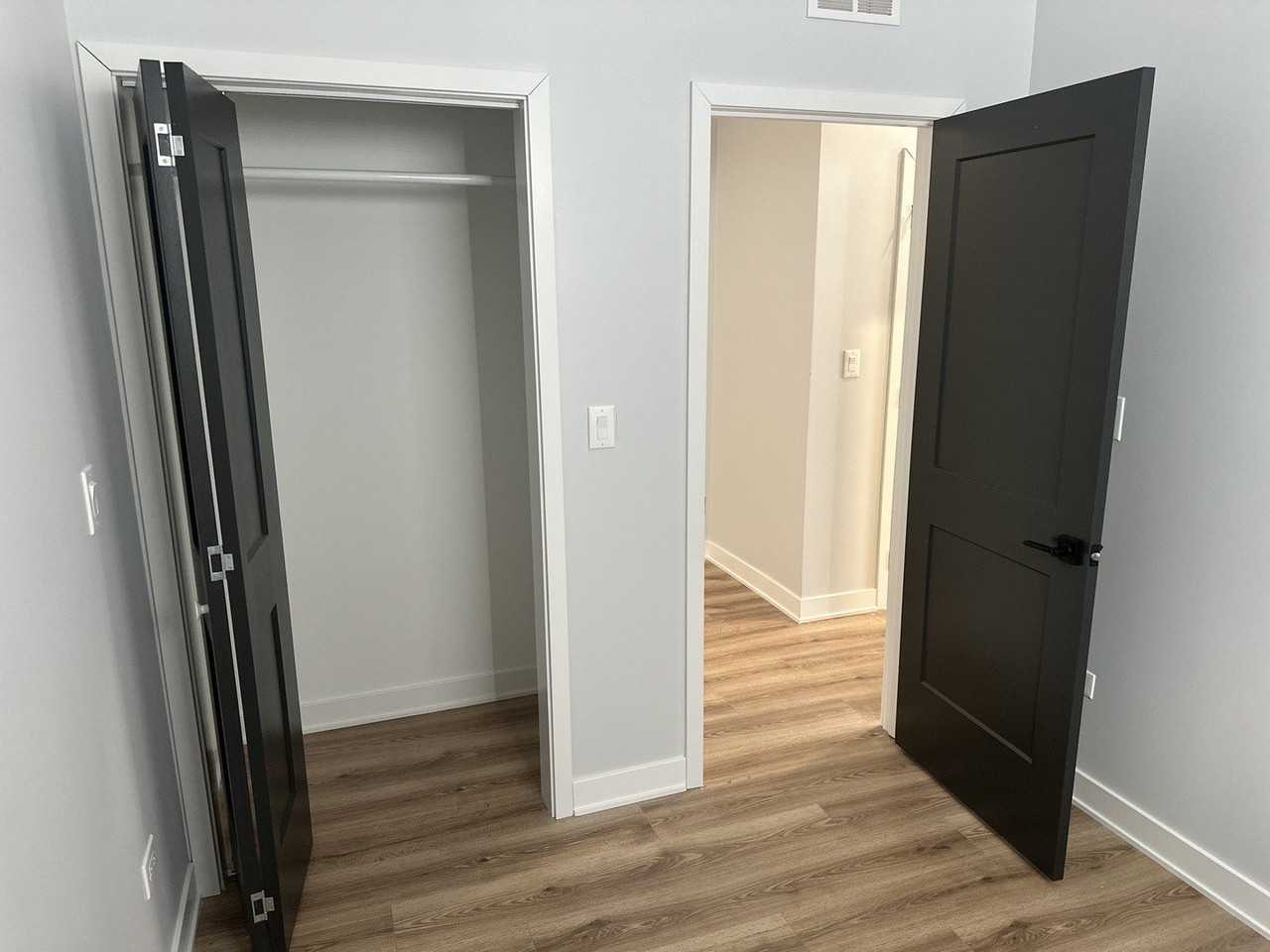 6552 S Champlain Ave #2 - Photo 6 of 8