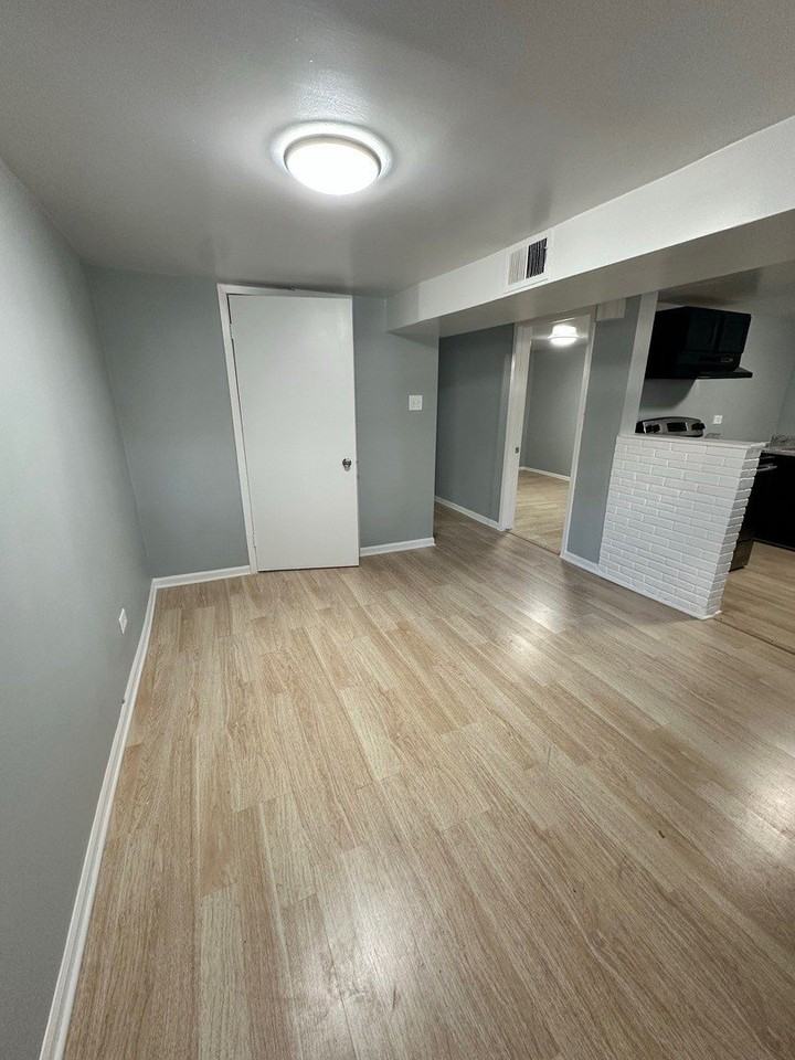 1714 N Kedzie Ave #G - Photo 3 of 6