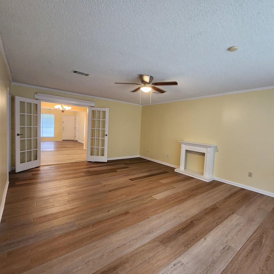 902 Phoebe Rd #1 - Photo 3 of 11