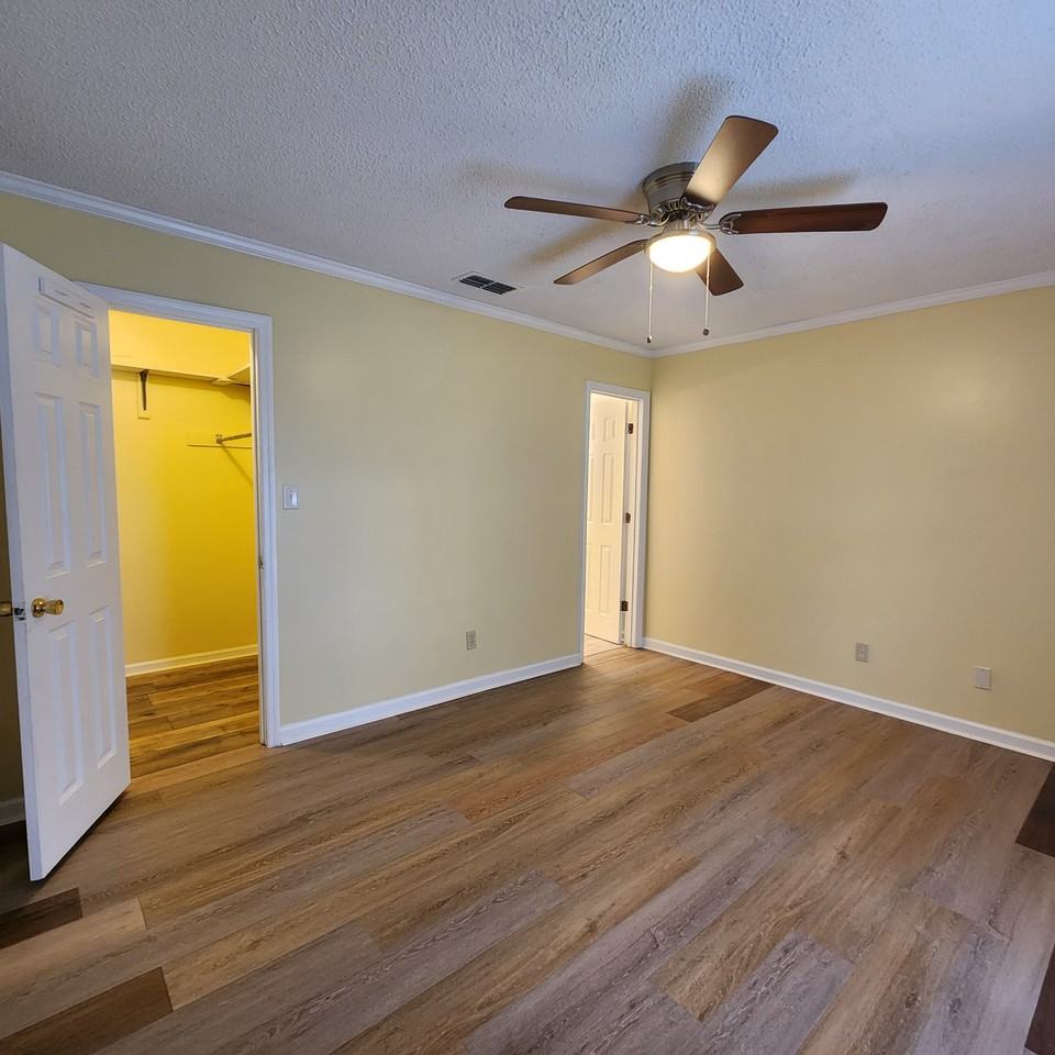 902 Phoebe Rd #1 - Photo 6 of 11