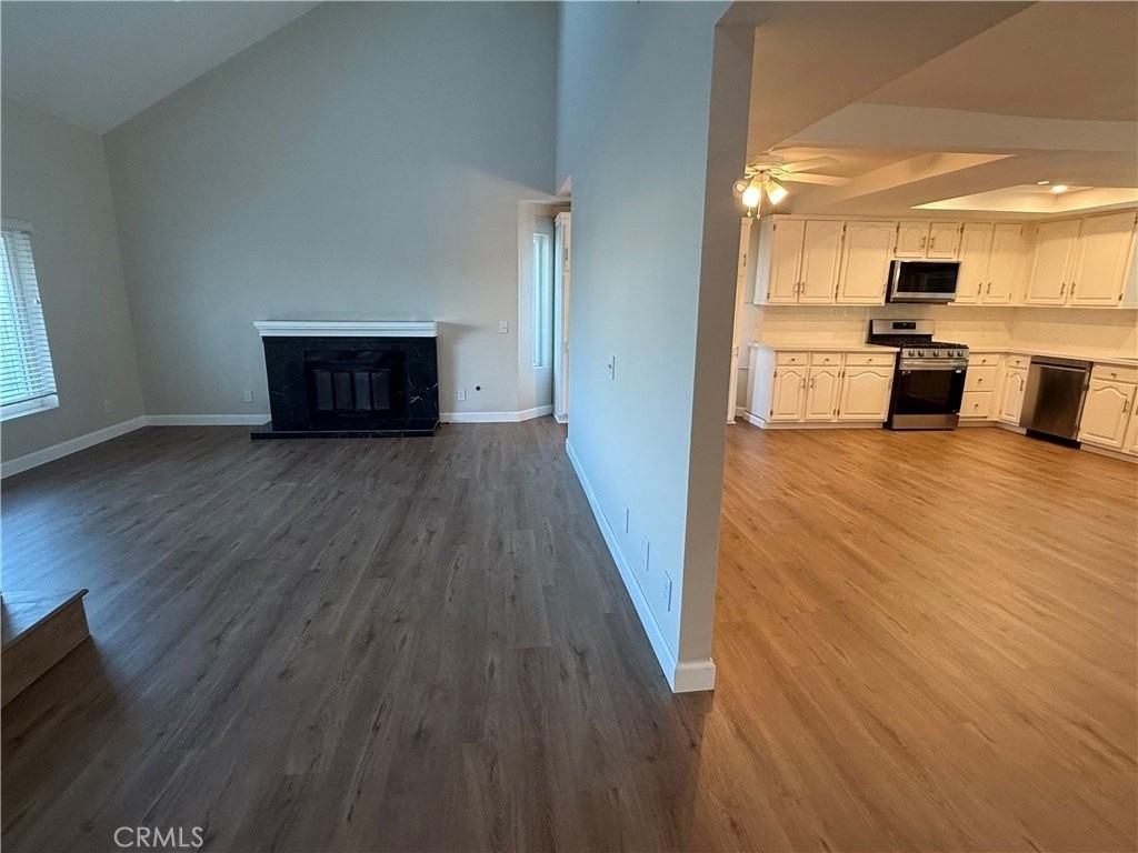 22166 Woodcreek Ln - Photo 4 of 23