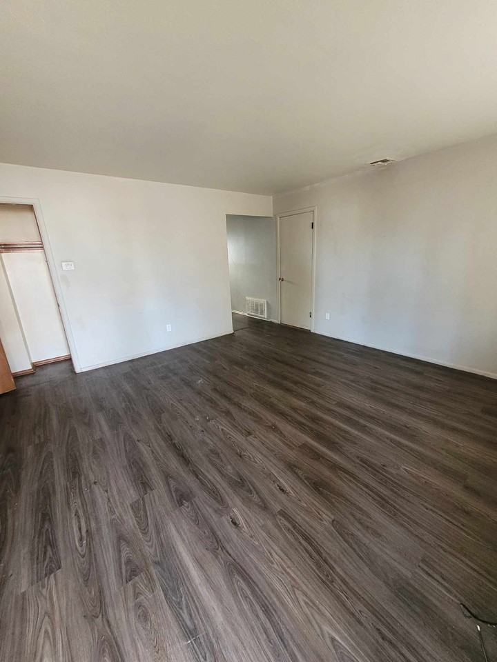 2236 Sw 49th St #1 - Photo 2 of 6