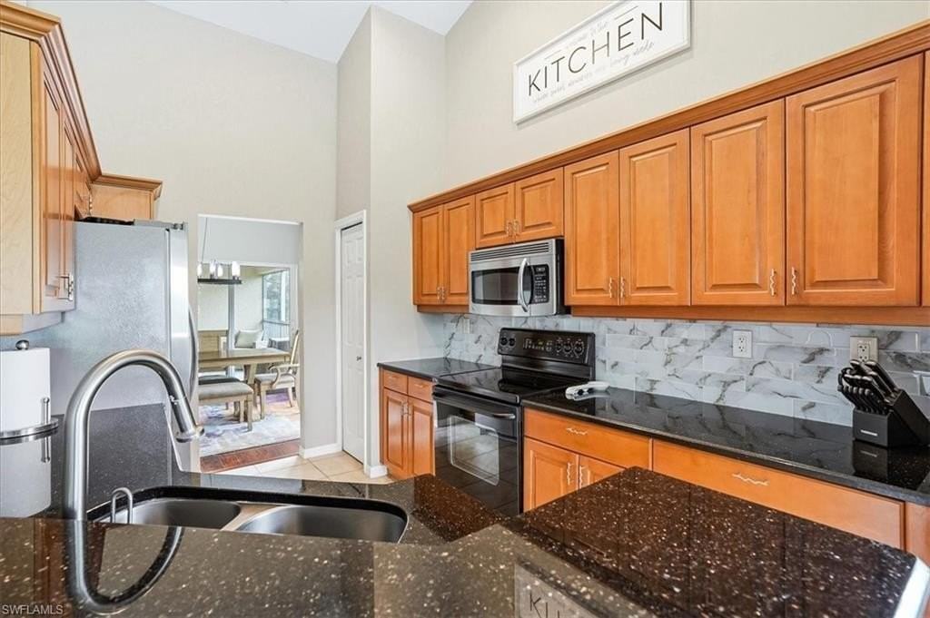 5615 Sherborn Dr #201 - Photo 6 of 49