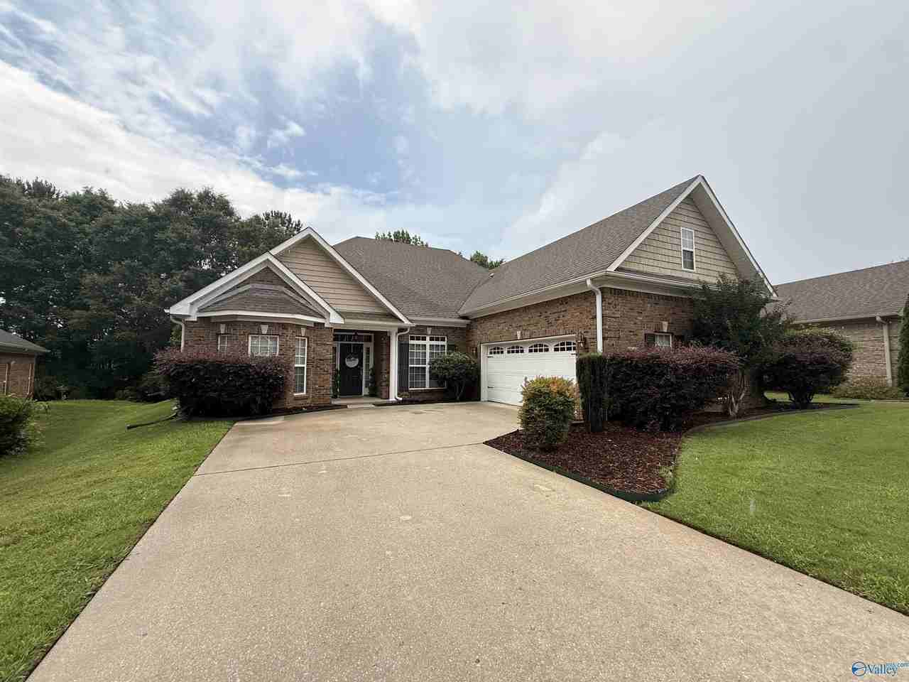108 Blackwood Dr - Photo 2 of 44