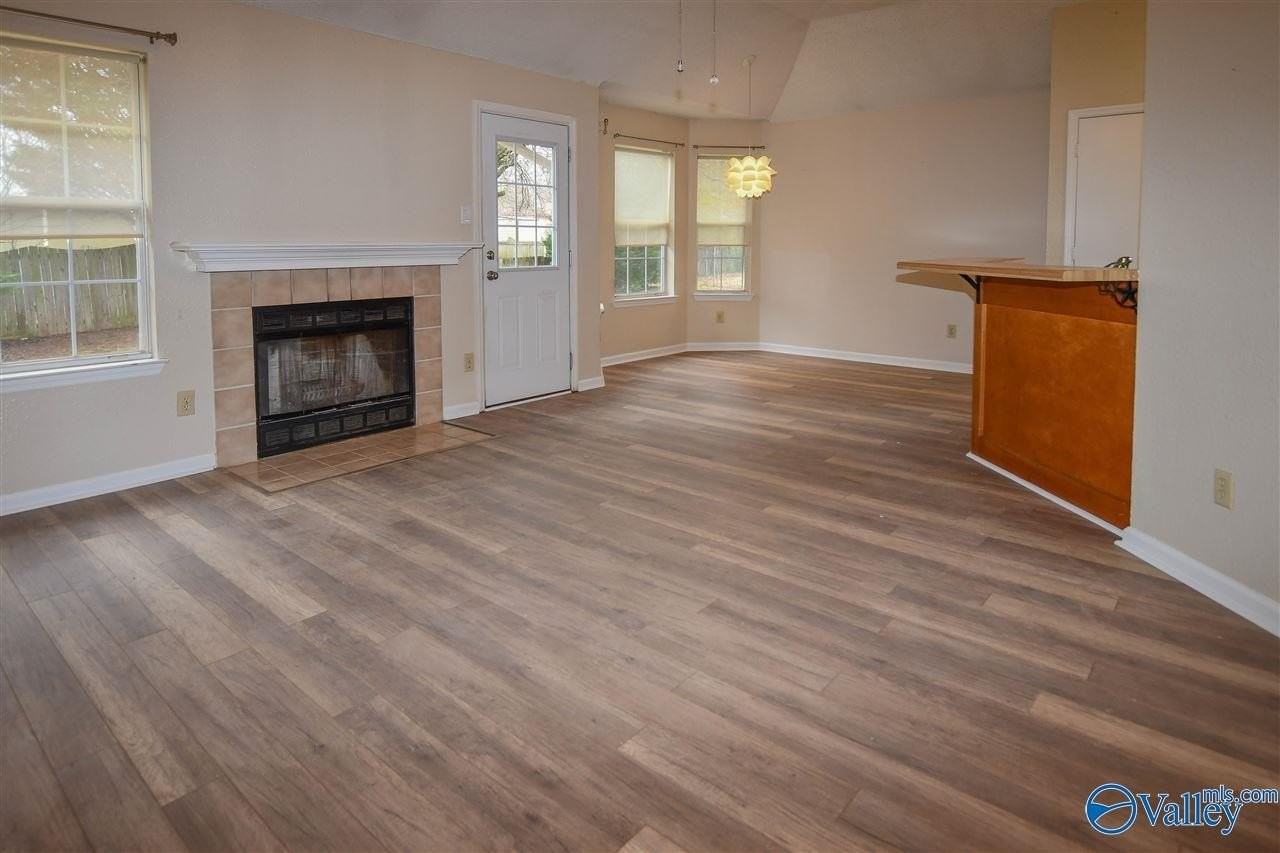 106 Vistawood Ct - Photo 2 of 20